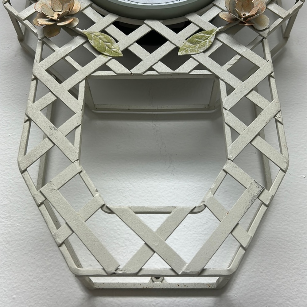Vintage Kirch | Wall Clock White/3D Floral Appliqué Metal Lattice - Picture 12 of 16